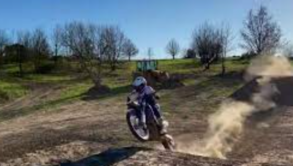 motocross técou