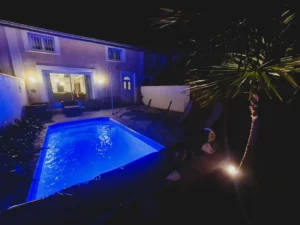 Piscine chauffée privée éclairée de nuit led couleurs modifiables le Loft Nature Bien Etre Piscine Chauffée Privée