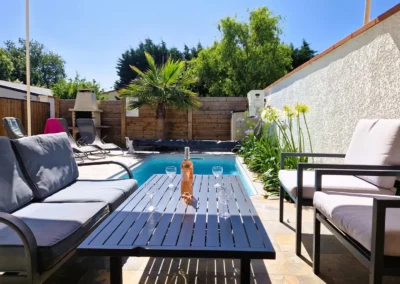 Gîte familial avec piscine et palmier près d'Albi