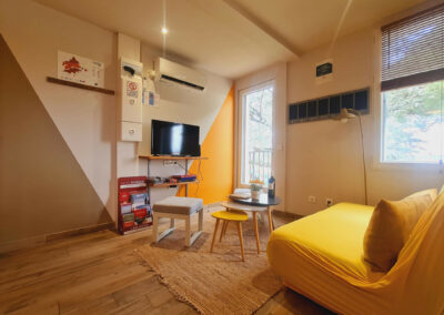 Salon Cottage Loin de l oeil location airbnb