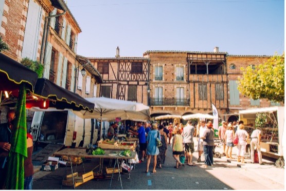 Lisle sur tarn marché traditionnel