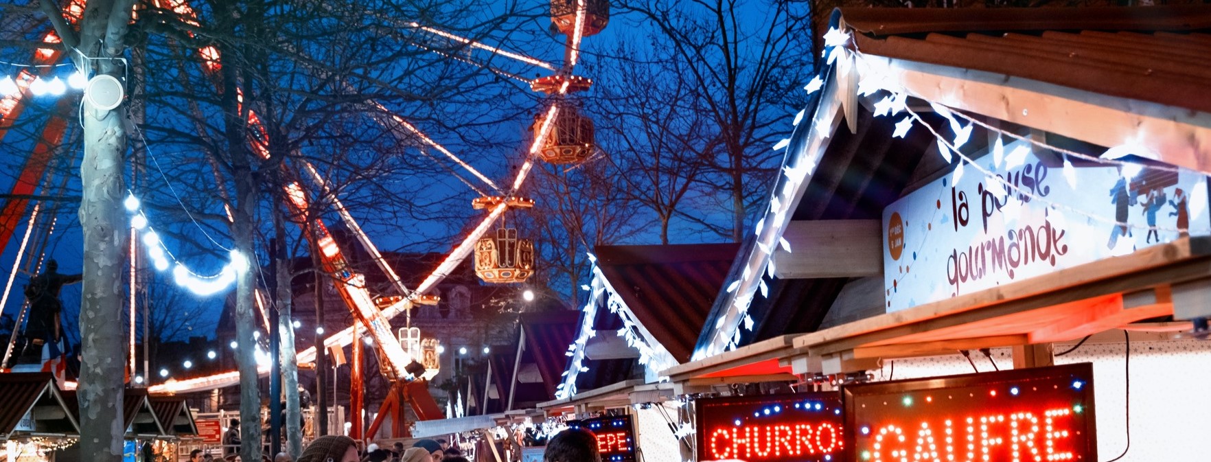 marche-de-noel-baniere marché de noël Gaillac avec chalet gourmand et grande roue