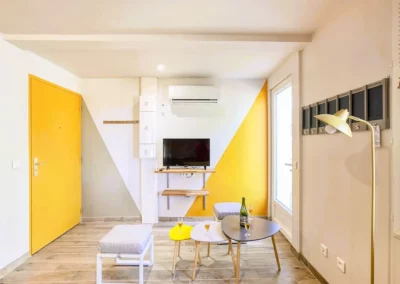 Salon Cottage Loin de l oeil location booking