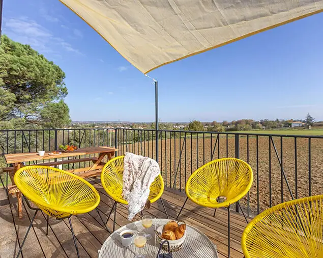 Cottage-Nature-Loin-de-l-oeil-Presentation-3 Terrasse magnifique vue sur la campagne Cottage Loin de l oeil location vacances campagne