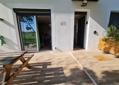 Exterieur acces personne en situation de handicap Cottage Primeur logement airbnb campagne