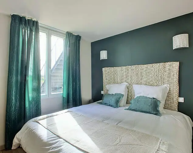 Chambre lit double Cottage Le Vigne Rouge location vacance Brens