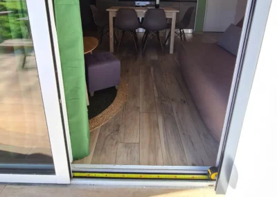 Entree acces personne en situation de handicap Cottage Primeur gite nature