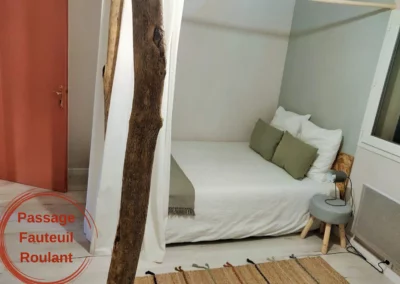 Passage fauteuil roulant chambre Grand Cottage Nature Bien Etre location