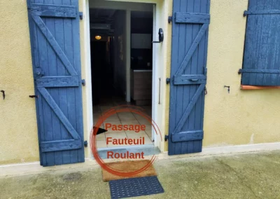 Passage fauteuil roulant entree Grand Cottage Nature Bien Etre location airbnb