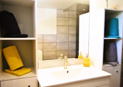 Bathroom, Cottage Wellbeing Jacuzzi vacation accommodation Airbnb