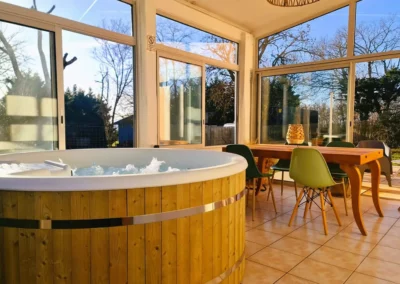 Veranda Jacuzzi Cottage Wellbeing Jacuzzi vacation rental Airbnb