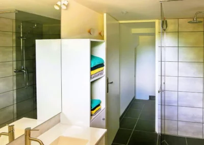 Bathroom Cottage Wellbeing Jacuzzi vacation accommodation Airbnb