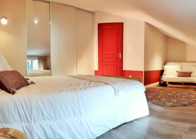 Queen size room Gite Nature Bien Etre cheap Vacation Tarn