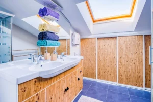 Bathroom Gite rangement Peyrole