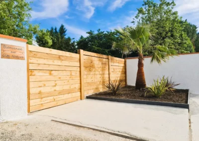 Outdoor terrace with palm tree Peyrole