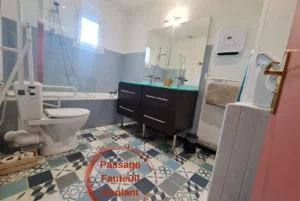 Wheelchair access bath Grand Cottage Nature Bien Etre accommodation booking