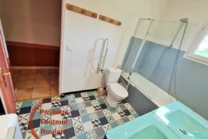 Wheelchair access Bathroom Grand Cottage Nature Bien Etre rental booking