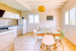Kitchen dining room Grand Cottage Nature Bien Etre vacation rental countryside