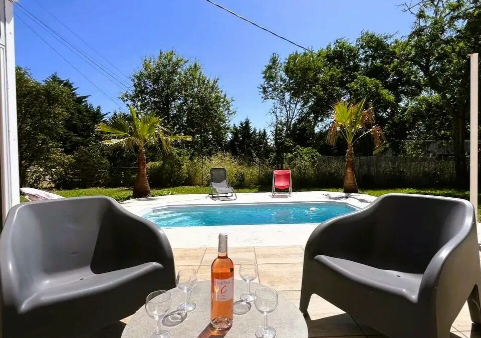 Gîte avec Piscine Chauffée Privée et Jacuzzi dans le Tarn