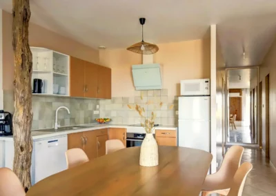 Dining room for 6 overlooking the open kitchen