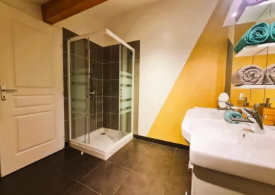 vacation bathroom between Toulouse and Albi