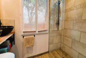 Shower Cottage Le Vigne Rouge holiday cottage countryside