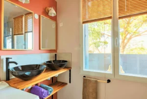 Bathroom Cottage Vigne Rouge holiday rentals booking