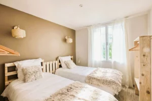 Chambre lits simples Cottage Loin de l'oeil vacation rental
