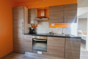 Kitchen Cottage Loin de l'oeil Gite Airbnb campagne