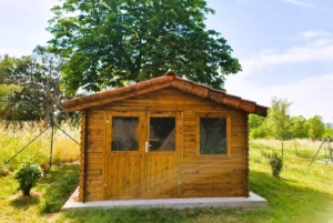 Outdoor bike shelter in the Brens countryside