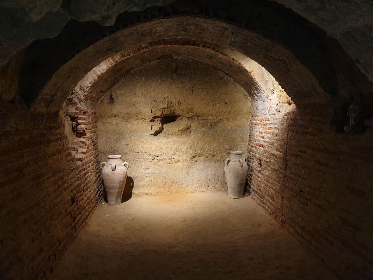 Souterrain-médiéval-du-Castela-Saint-Sulpice-Les-Cottages-du-Tarn Jardin des Martels Photo de Donatien Rousseau