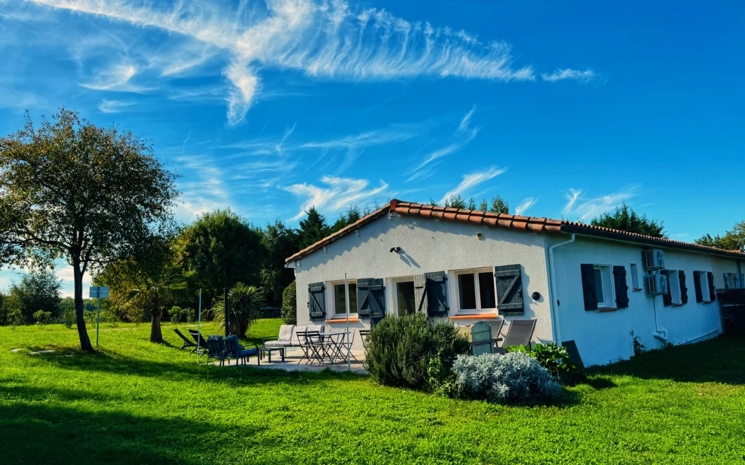 Séjour culturel près d’Albi aux Cottages du Tarn avec piscine privée chauffée à Peyrole et jacuzzi au Cottage Bien-être
