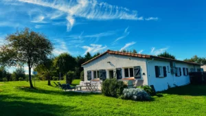 Séjour culturel près d’Albi aux Cottages du Tarn avec piscine privée chauffée à Peyrole et jacuzzi au Cottage Bien-être