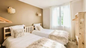 chambre 1 2 loin de loeil gite tarn