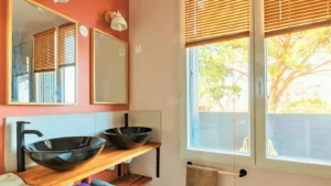 salle de bain vigne rouge gite tarn