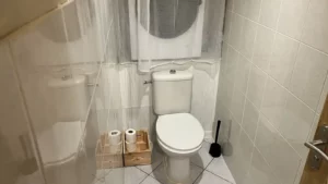 safari toilettes 1 gite tarn